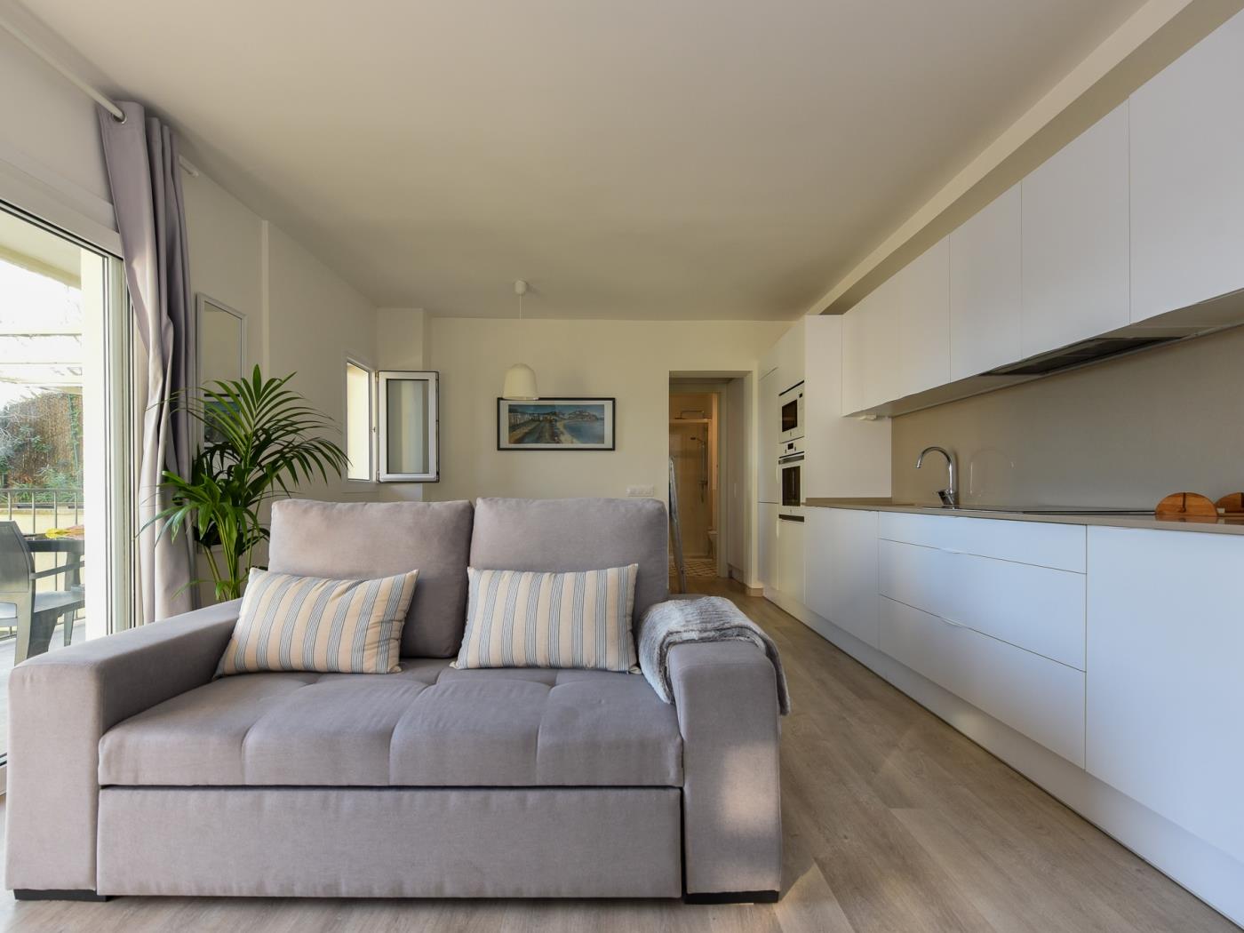 image APARTMENT with FABULOUS TERRACE and sea view in SANT FELIU 7
