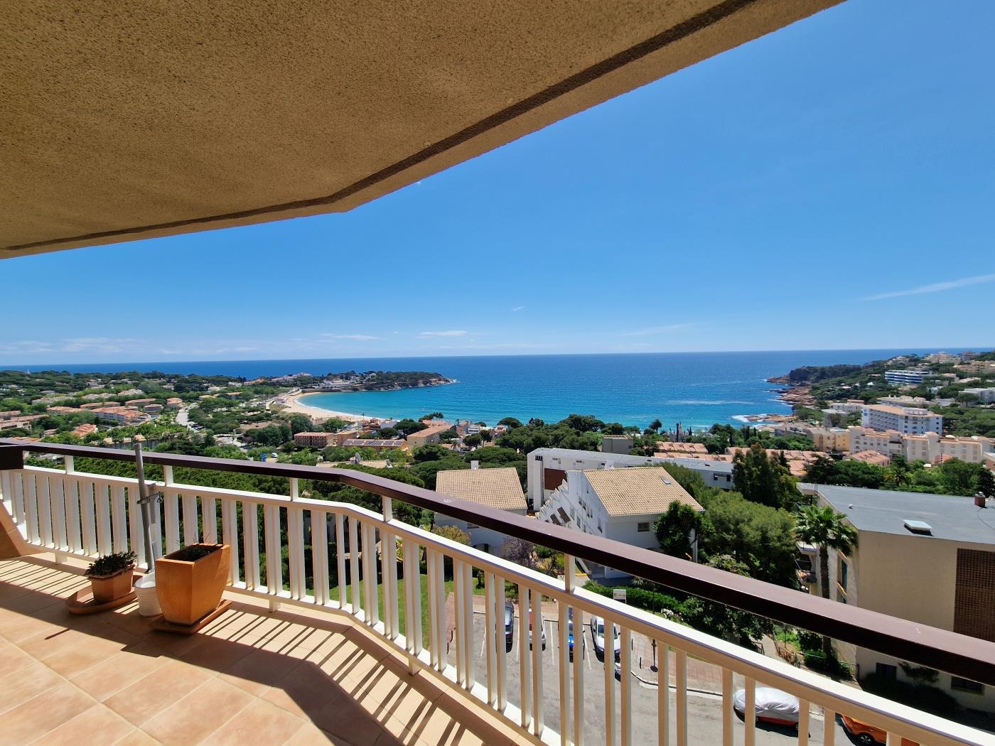 image Apartamento con vistas increíbles y piscina comunitaria 26