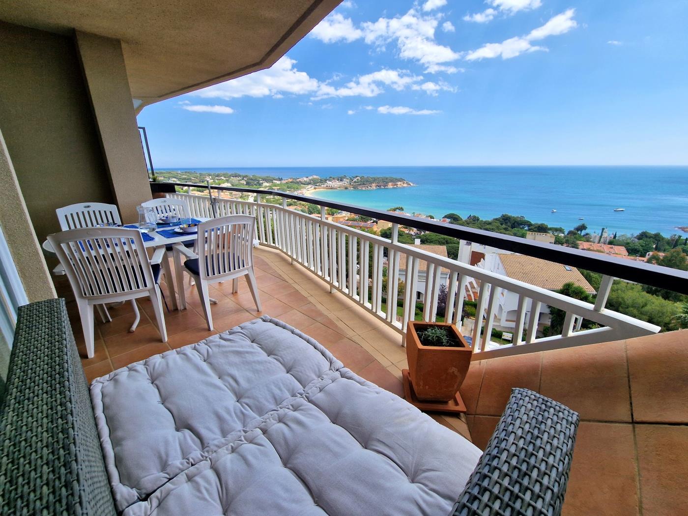 image Apartamento con vistas increíbles y piscina comunitaria 4