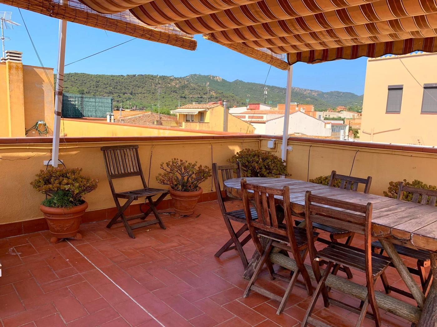 image Acogedora casa en Sant Feliu con una gran terraza. 16